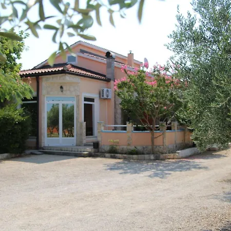 Nyaraló Nadalina