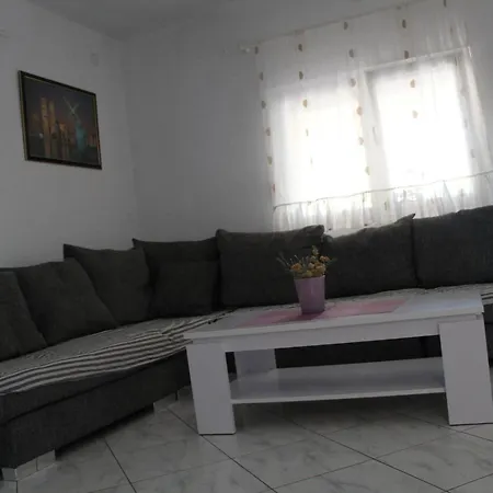 Nyaraló Nadalina *