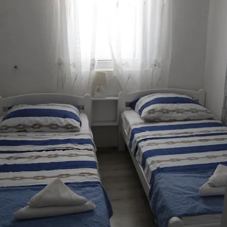 Nyaraló Nadalina *
